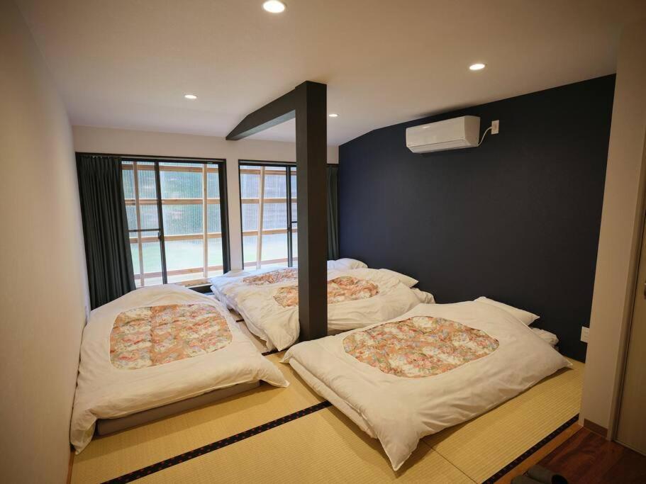 Апартаменти Way Shirakawago - Private, Free Parking And Newly Opened 2022 Way Shirakawago Екстер'єр фото