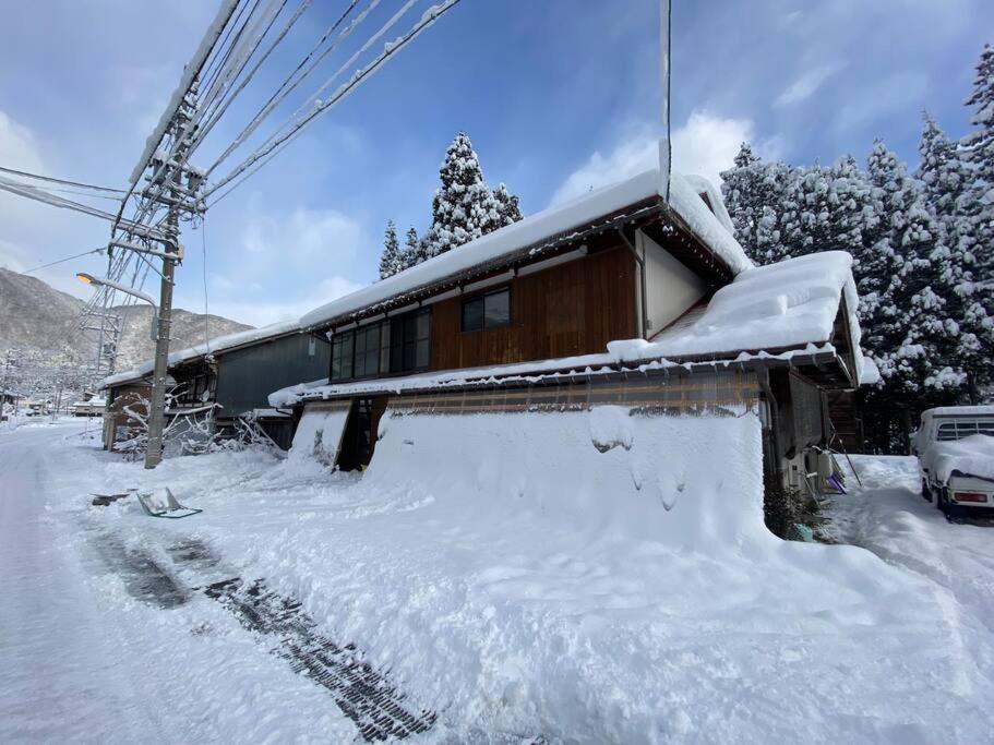 Апартаменти Way Shirakawago - Private, Free Parking And Newly Opened 2022 Way Shirakawago Екстер'єр фото