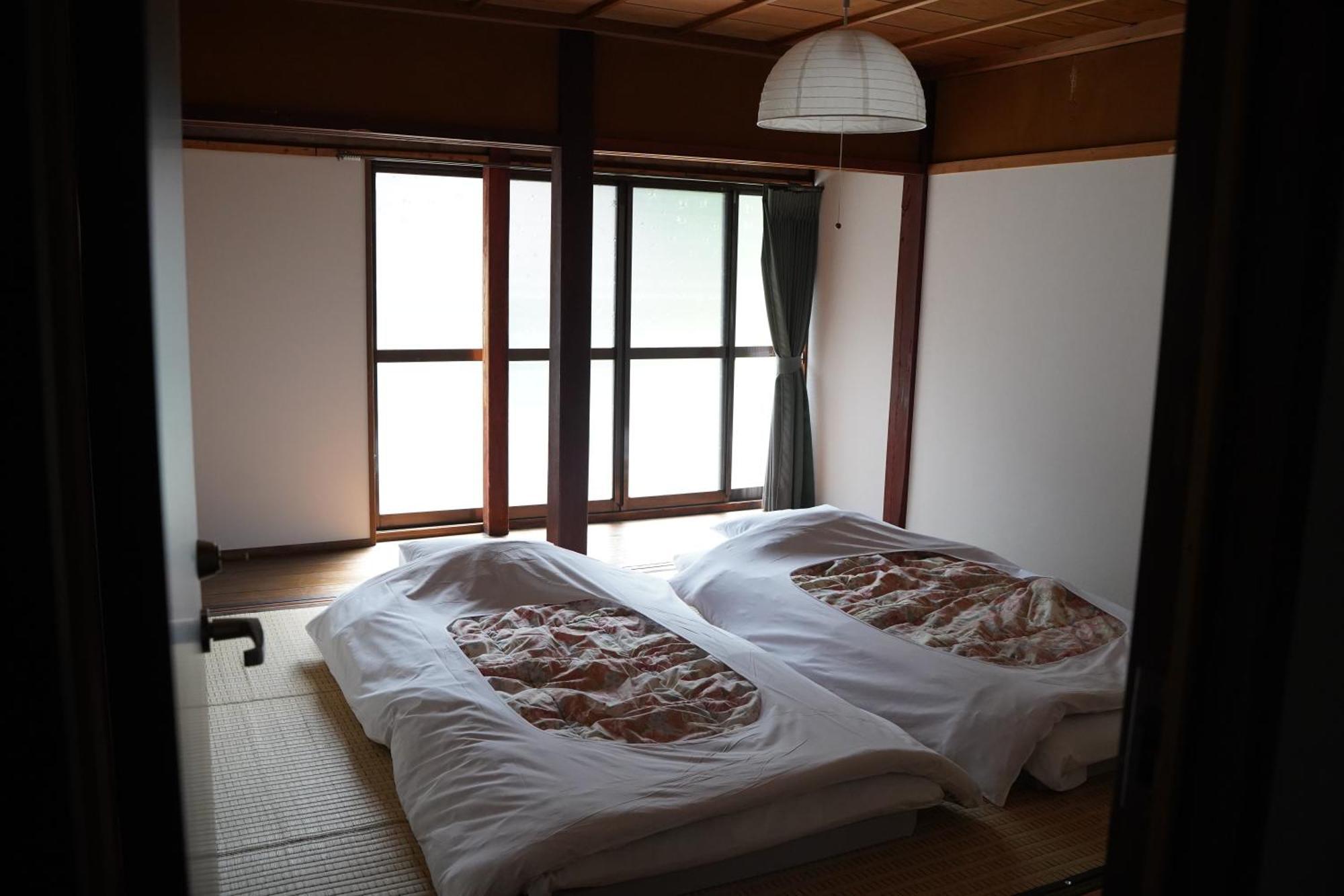 Апартаменти Way Shirakawago - Private, Free Parking And Newly Opened 2022 Way Shirakawago Екстер'єр фото